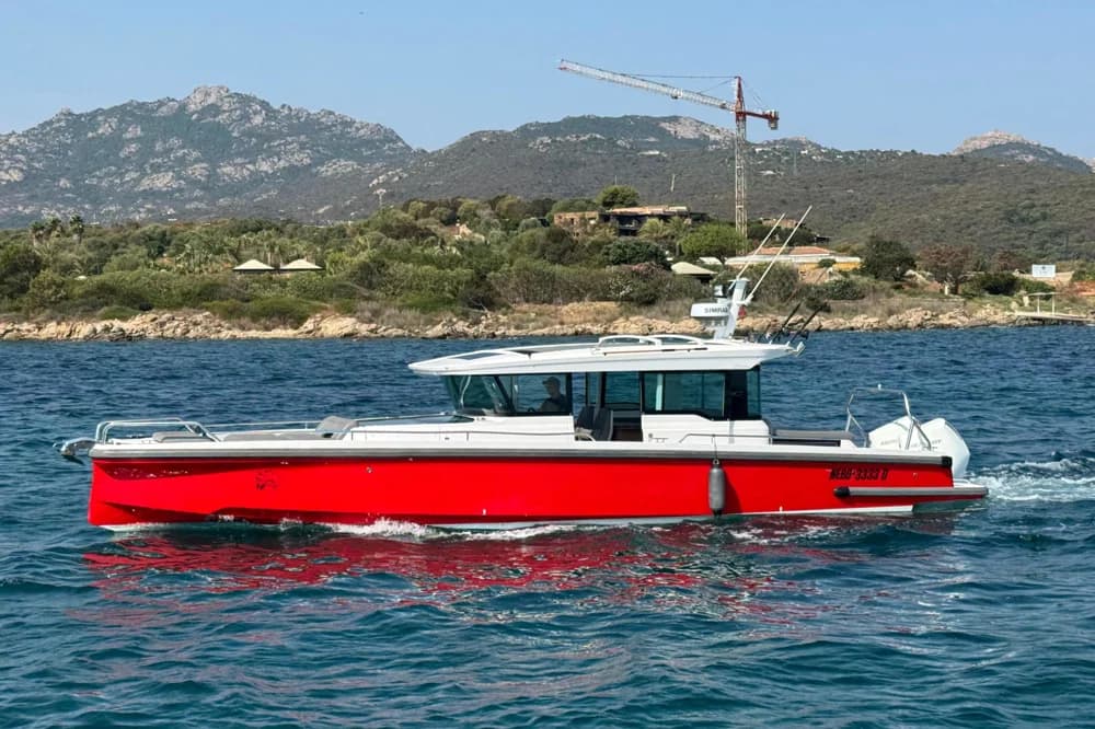 Axopar 37 XC Cross Cabin
