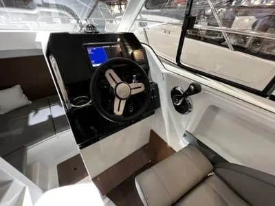 Beneteau Antares 8 HB V2 3