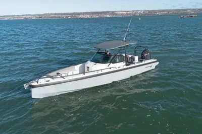 Axopar 28 T-Top 2