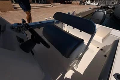 Bayliner 2103 Trophy 3