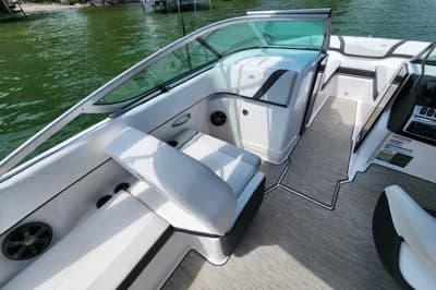 Regal 22 FasDeck 3