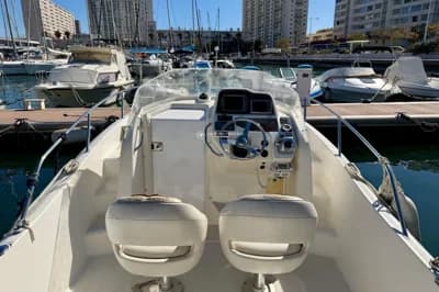 White Shark 228 3