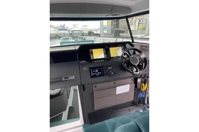 Axopar 37 XC Cross Cabin 2