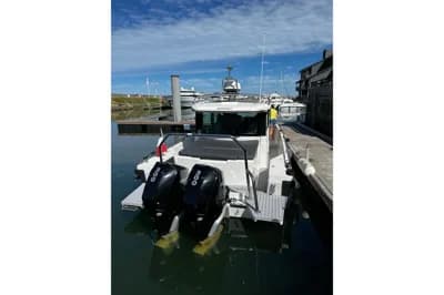 Axopar 37 Cabin 3