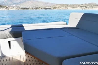 Sealine S330 3