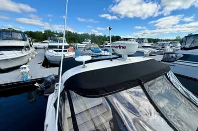 Cruisers Yachts 340 Express 3