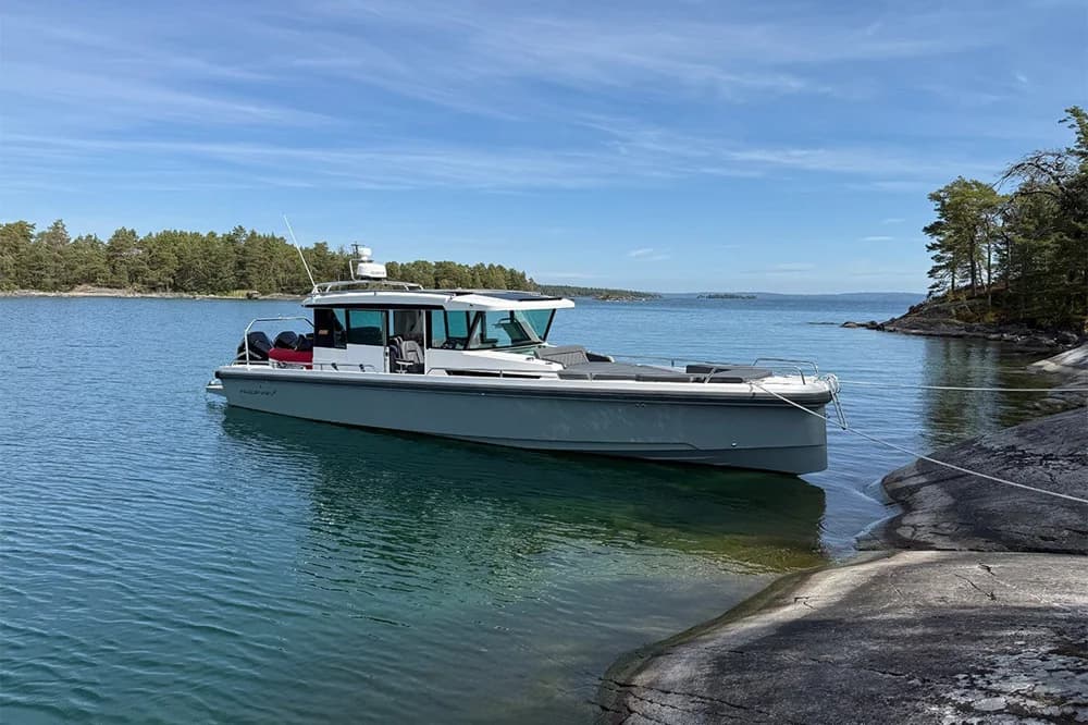 Axopar 37 XC Cross Cabin