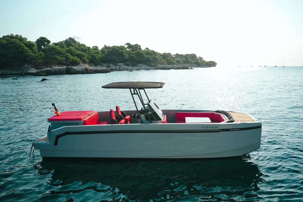 De Antonio Yachts D23