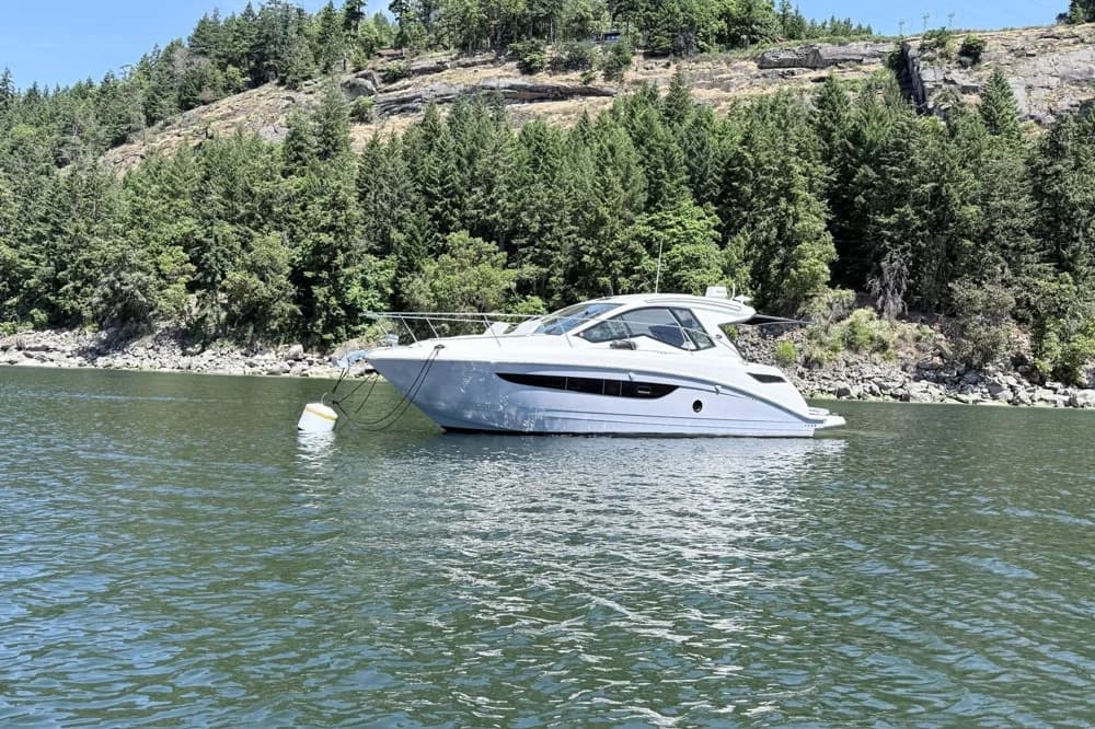 Sea Ray Sundancer 350 Coupe