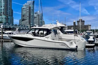 Boston Whaler 405 Conquest 2