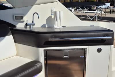 Sea Ray Sundancer 320 2