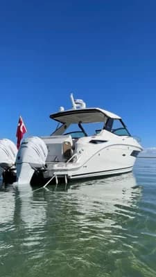 Sea Ray Sundancer 320 Outboard 2