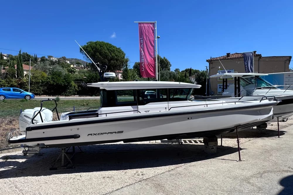 Axopar 37 XC Cross Cabin