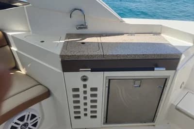 Sea Ray SLX 350 3