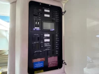 Sea Ray Sundancer 330 2
