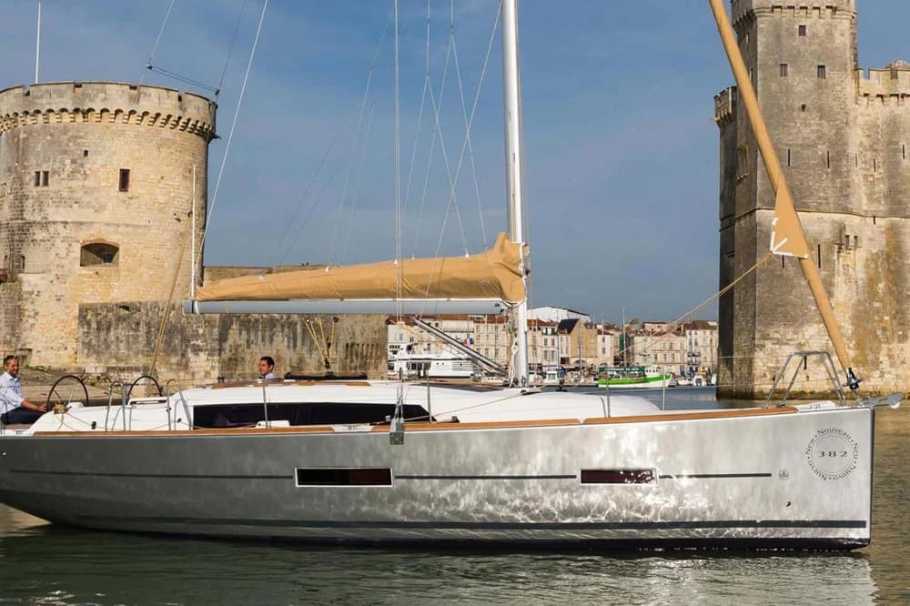 Dufour 382