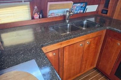 Cruisers Yachts 455 Express Motoryacht 3