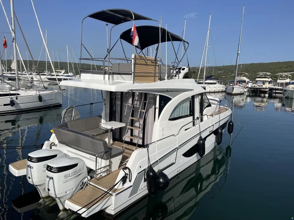 Beneteau Antares 11 Fly