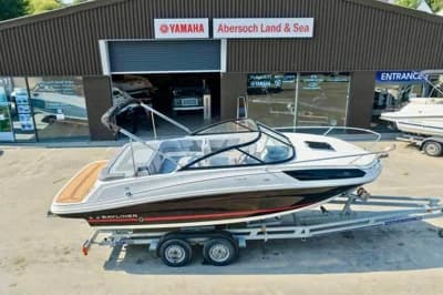 Bayliner VR5 Cuddy 2