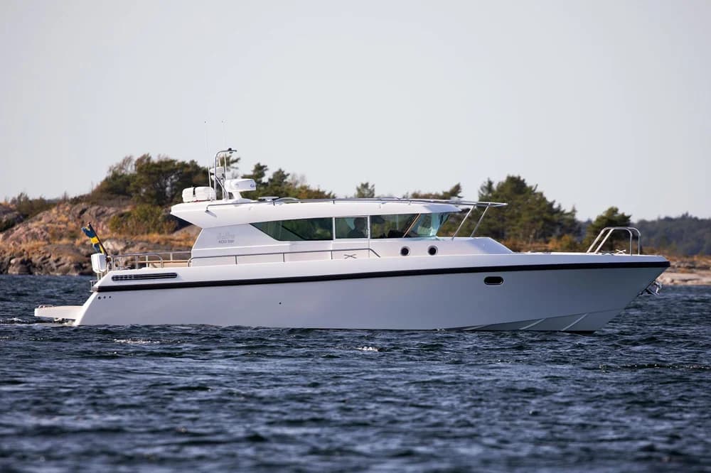 Delta Powerboats 400 SW