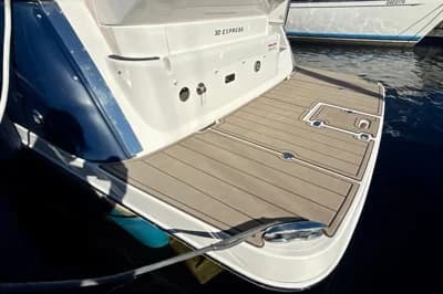 Regal 30 Express 3