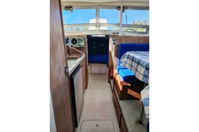 Bertram 28 2