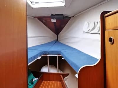 1984 Beneteau First 35 Boat for Sale in Argyll 4
