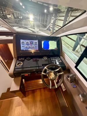 Cruisers Yachts 50 Cantius 3