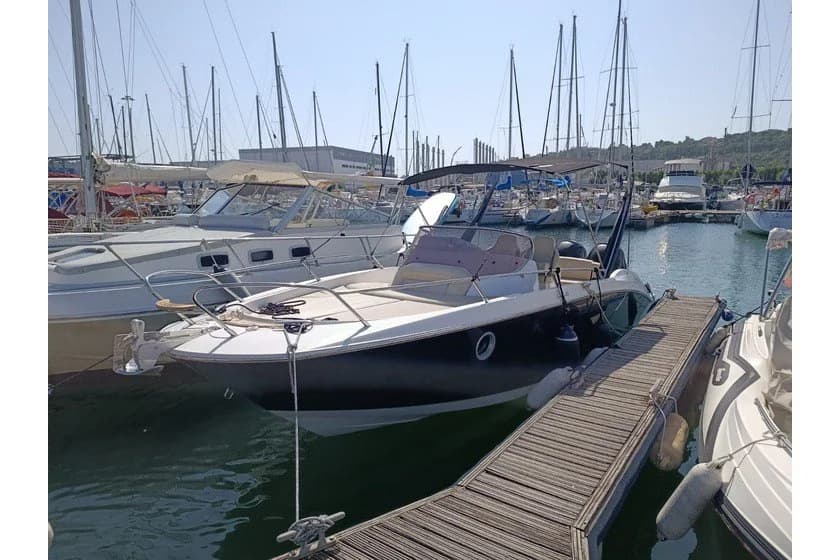 Sessa Marine Key Largo 27