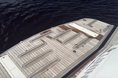 Riviera 4400 Sport Yacht 3