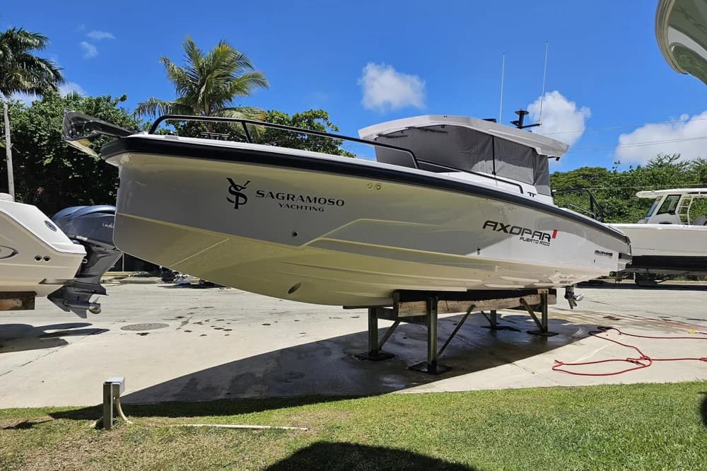 Axopar 29 XC Cross Cabin