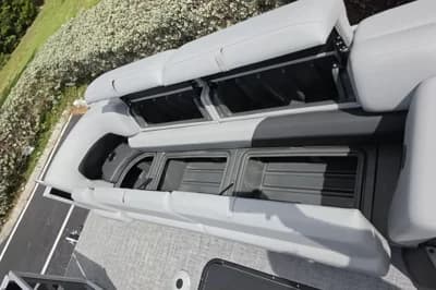 2026 Sun Tracker Party Barge 24 XP3 3