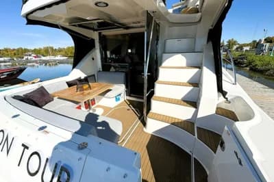 Sea Ray 47 Sedan Bridge 2