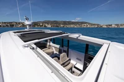 Axopar 45 XC Cross Cabin 2