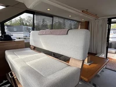 Sealine F42 2
