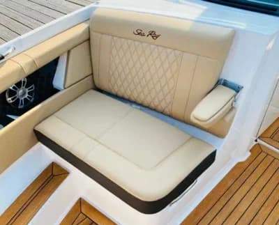 Sea Ray SLX 350 4