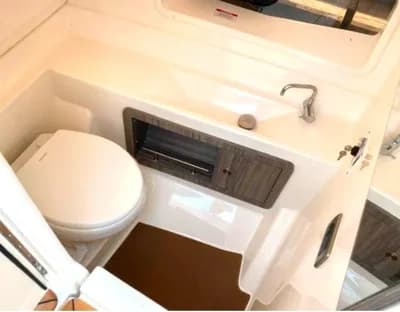 Sea Ray SLX 350 5