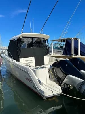 Boston Whaler 325 Conquest 2