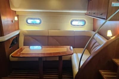 Tiara Yachts 4300 Sovran 3