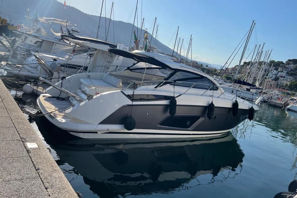 Azimut Atlantis 44
