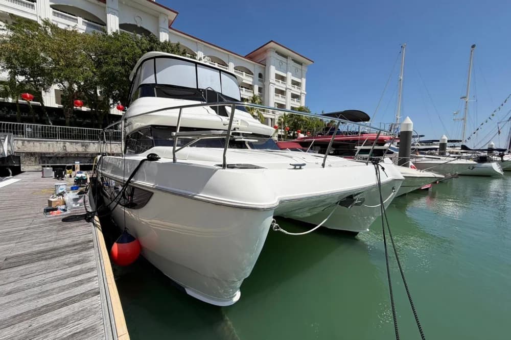 Aquila 42 Yacht