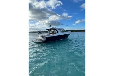 Tiara Yachts 3100 Coronet 2
