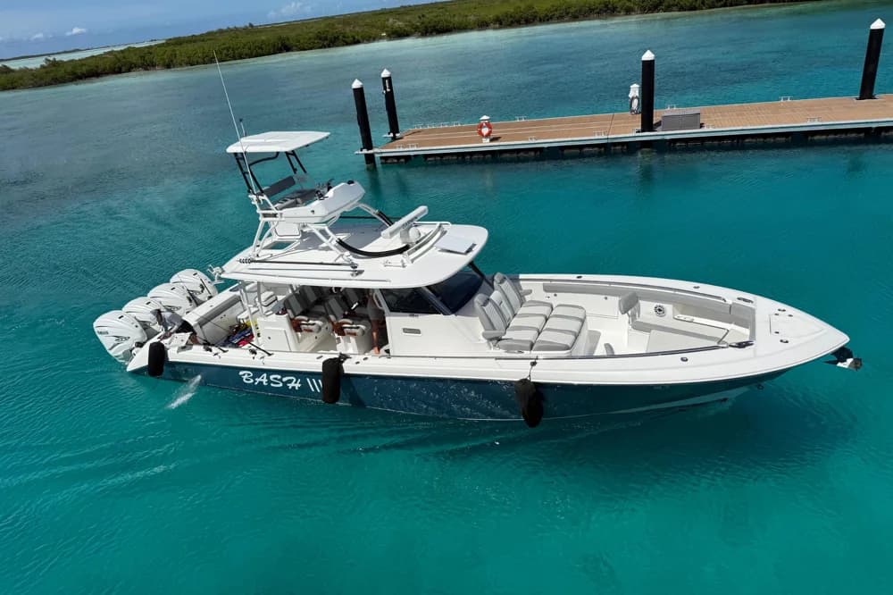 Everglades 435 Center Console