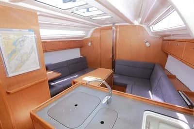 Bavaria Cruiser 37 3