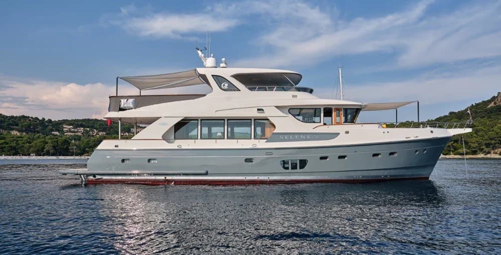 Selene 72 Explorer