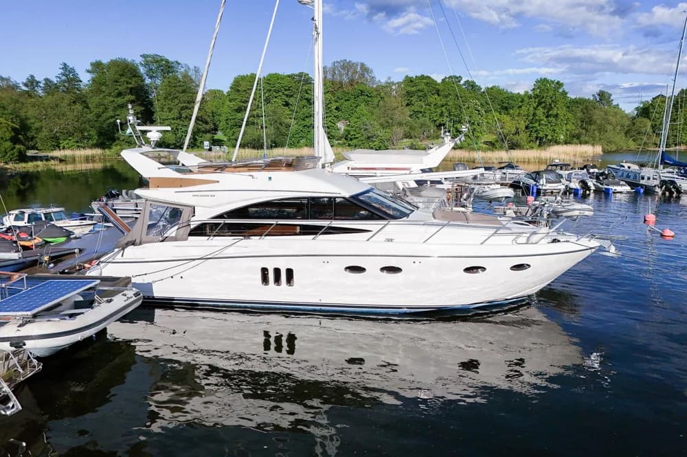 Princess 54 Flybridge Motor Yacht