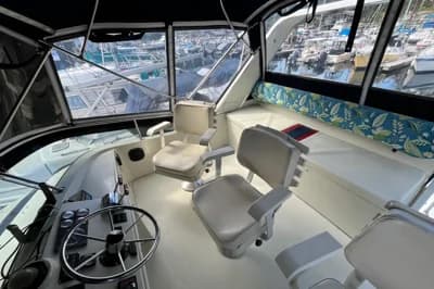 Tollycraft 30 Sport Cruiser 2