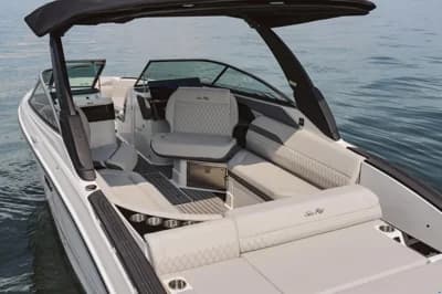 Sea Ray SLX 280 Europe 4