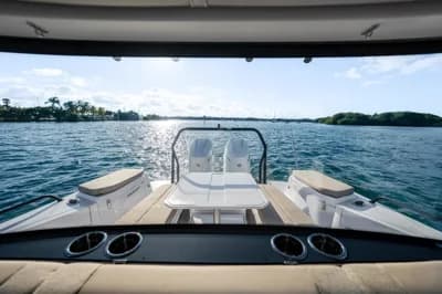 Axopar 37 XC Cross Cabin 3