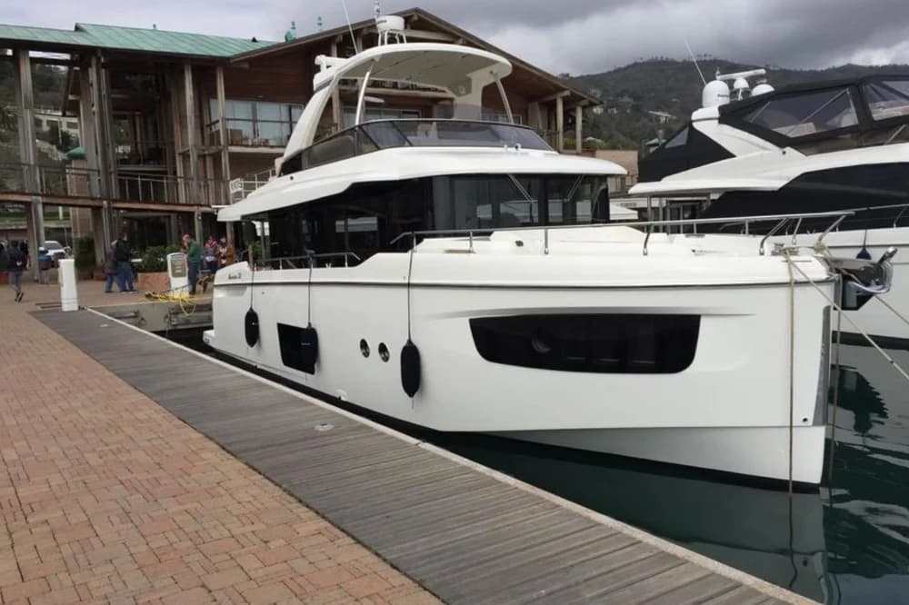 Absolute Navetta 52